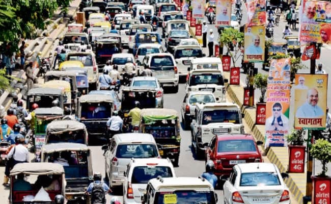 पटना : बेली रोड पर दो घंटे लगा रहा जाम,  रेंग कर निकले वाहन, अस्त-व्यस्त रहा ट्रैफिक