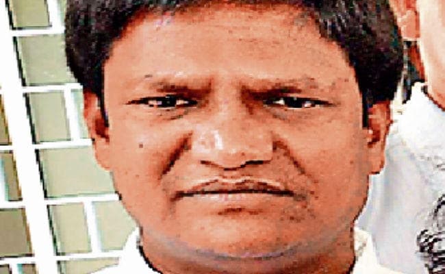 धनबाद : विधायक ढुल्लू महतो समेत आठ को एक वर्ष की जेल
