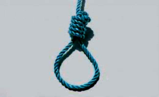 गर्लफ्रेंड से वीडियो चैट करते हुए लड़के ने लगायी फांसी, जानें पूरा मामला