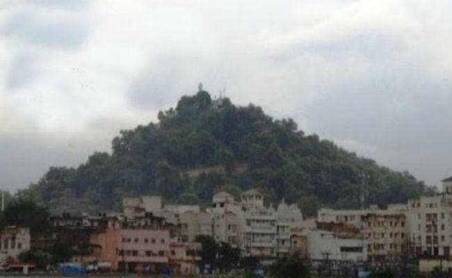 रांची : पहाड़ी मंदिर में अब तक शुरू नहीं हुई तैयारियां, 15 दिनों बाद शुरू होगा श्रावण मास