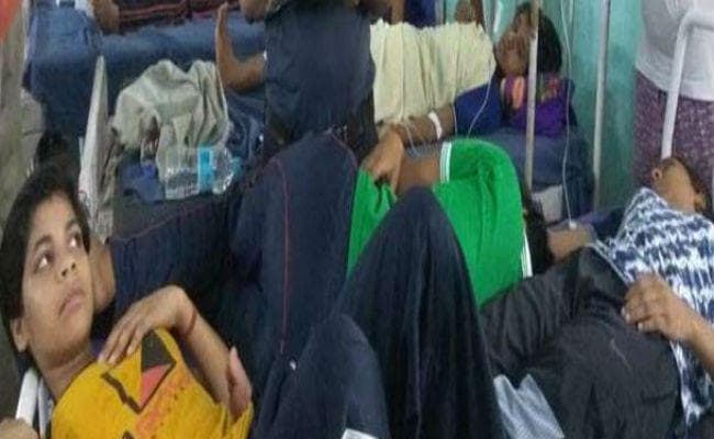 नवोदय विद्यालय में विषाक्त भोजन खाने से 130 बच्चे बीमार, चार शिक्षक व तीन सफाईकर्मी भी पड़े बीमार
