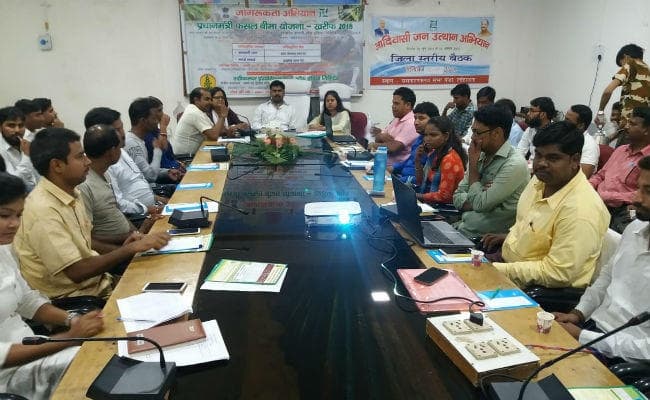 लोहरदगा में प्रधानमंत्री फसल बीमा योजना पर प्रज्ञा केंद्रों के प्रशिक्षण कार्यशाला का आयोजन