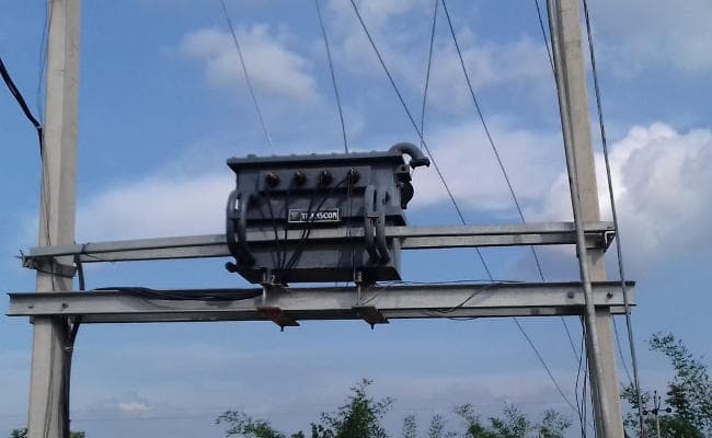 Jharkhand : चतरा के मांझीपाड़ा गांव में है पावर सब-स्टेशन, फिर भी तीन महीने से बिजली नहीं