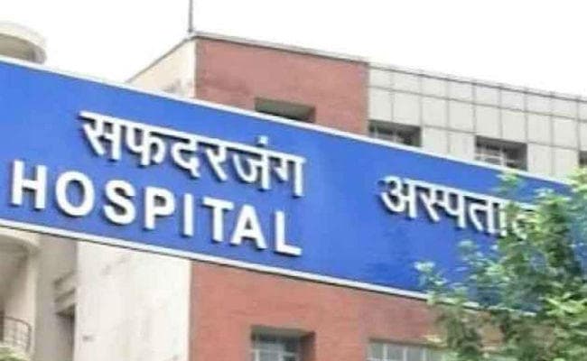 सफदरजंग अस्पताल में  अब 12 घंटे तक चलेगा OPD, रेजिडेंट डॉक्टरों में मचा हड़कंप