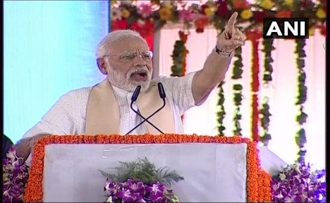 मिर्जापुर को 4000 करोड़ की सौगात पीएम मोदी ने दी, कहा- गरीब अब आंख में आंख डालकर करता है बात