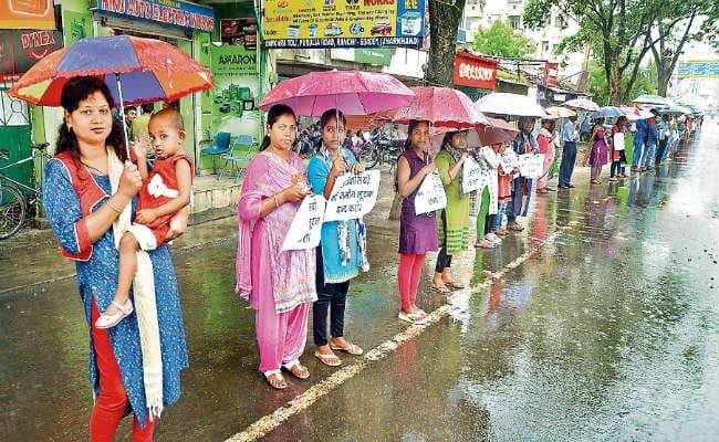 राष्ट्रीय ईसाई महासंघ के आह्वान पर हजारों लोग उतरे सड़क पर, बनायी मानव शृंखला, कहा, सरना कोड लागू करे सरकार