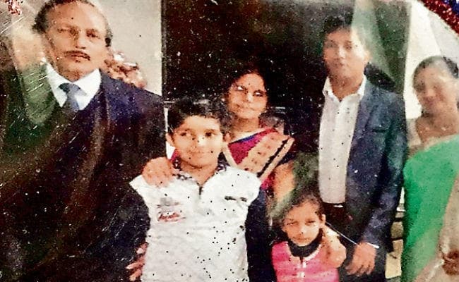 हजारीबाग : एक ही परिवार के छह सदस्यों की रहस्यमय परिस्थिति में मौत, हत्या या आत्महत्या, जांच रही पुलिस