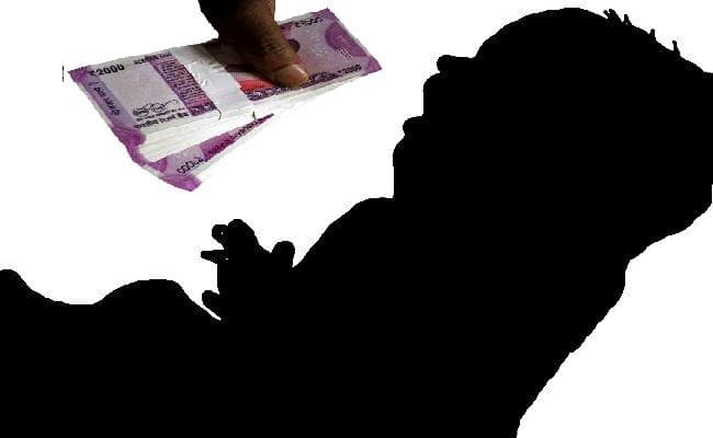 पत्नी को मृत बता कर चार लाख रुपये के लिए पिता ने नवजात को बेचा, आरोपित पति गिरफ्तार