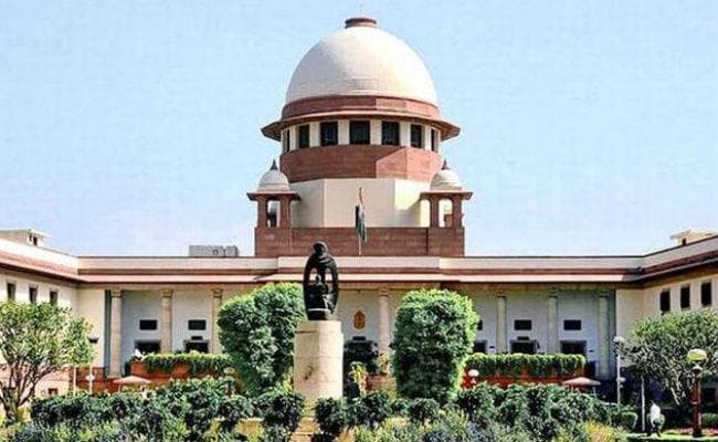 ‘गैर इस्लामी'' झंडों के खिलाफ शिया वक्फ बोर्ड की याचिका पर केंद्र से मांगा जवाब