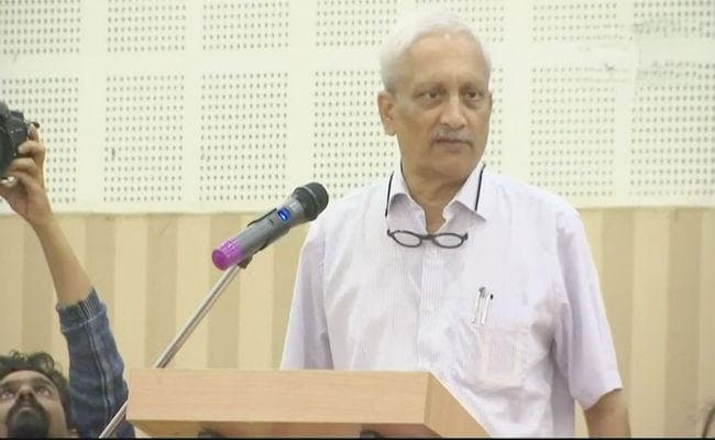 बोले मनोहर पर्रिकर- क्‍या राहुल गांधी को भी सर्जिकल स्ट्राइक के लिए ले जाना चाहिए था ?