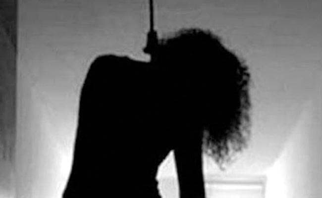 छात्रा  की मोबाइल हुई चोरी, गम में छात्रा ने की खुदकुशी