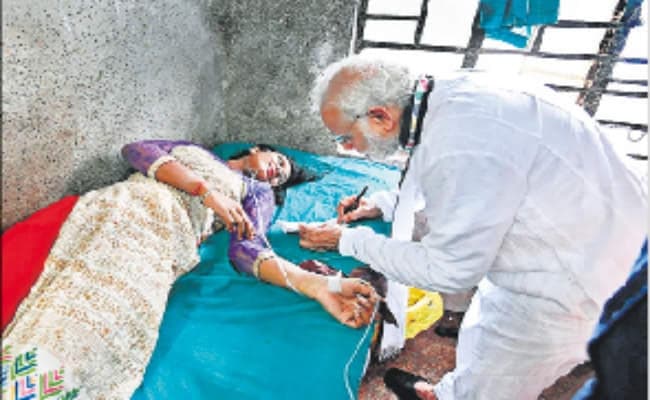 प्रधानमंत्री घायलों से मिलने पहुंचे अस्पताल, मंच बनाने वाली संस्था को पुलिस ने किया तलब