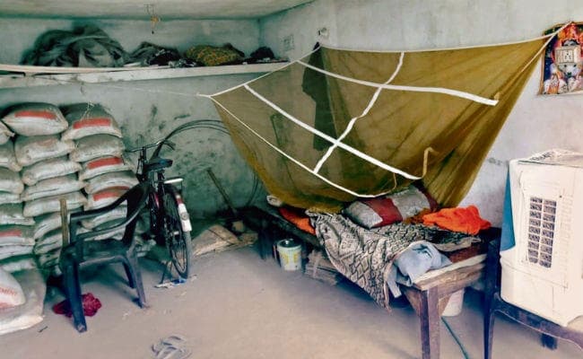 फूल कारोबारी के घर कच्छा-बनियान गिरोह का तांडव, डकैतों ने राजमिस्त्री को मार डाला कारोबारी, पत्नी व बच्चों को पीटा