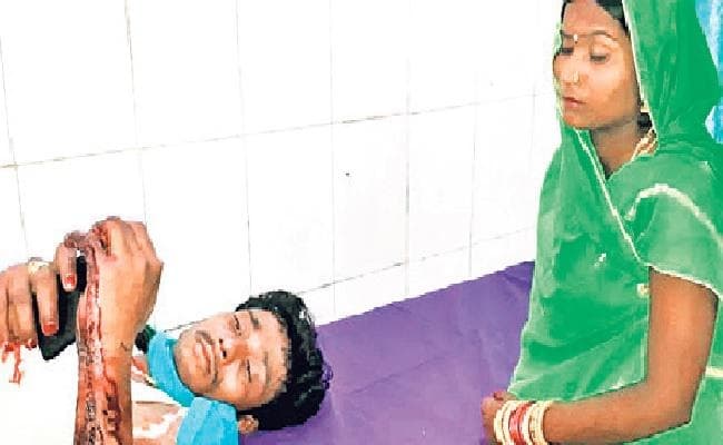 मुजफ्फरपुर : दूसरी शादी करने पर पत्नी ने पति और सौतन को किया लहूलुहान