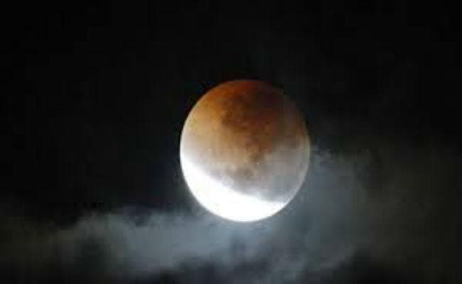 इंद्र प्रसन्न रहे , तो आप भी देख सकेंगे, सदी के पूर्ण चंद्र ग्रहण का नजारा