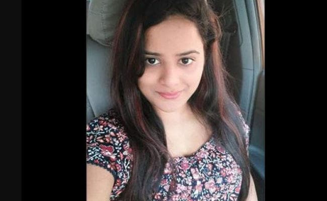 टीवी अभिनेत्री प्रियंका ने की आत्‍महत्‍या, पंखे से लटका मिला शव