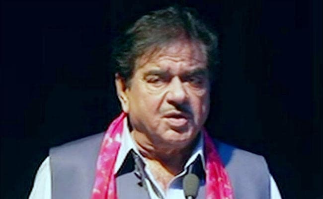 लोकसभा में विपक्ष के अविश्वास प्रस्ताव के खिलाफ मतदान करेंगे शत्रुघ्न सिन्हा