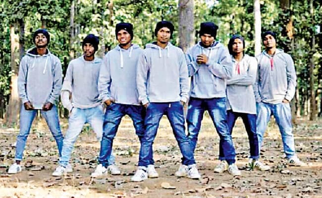 रोमांटिक वीडियोज बनाते हैं, अश्लीलता नहीं परोसते