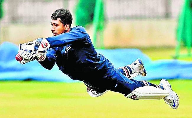 खतरे में साहा का करियर, ब्रिटेन में होगा ऑपरेशन