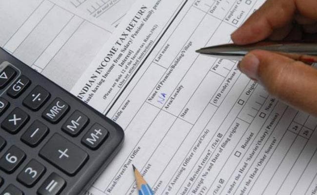 संसदीय समिति का सुझाव, मंत्रियों व सरकारी बाबुओं के लिए हो एकल रिटर्न