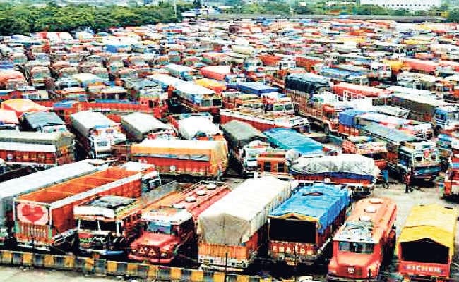 आज से देशव्यापी बेमियादी ट्रांसपोर्ट हड़ताल, बढ़ सकती हैं जरूरी चीजों की कीमतें, बंगाल रहेगा प्रभावित