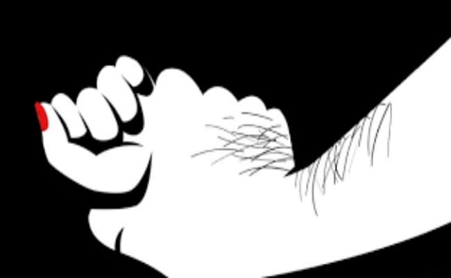 ससुर-नंदोई ने गर्भवती महिला से किया बलात्कार, पति ने दिया तीन तलाक