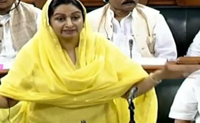 यह संसद है मुन्‍नाभाई का पप्‍पी झप्‍पी एरिया नहीं : हरसिमरत कौर