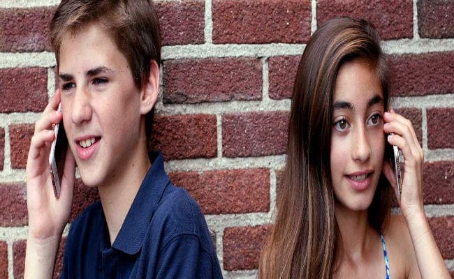 Research: टीनएजर्स की याद्दाश्त बिगाड़ सकता है स्मार्टफोन से निकलने वाला रेडिएशन