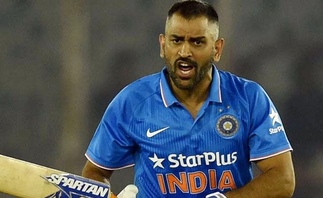 MS Dhoni को लेकर BCCI ने की यह भूल, सोशल मीडिया में हुई खूब चकल्लस...