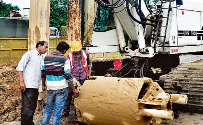 रांची कांटाटोली फ्लाइओवर का निर्माण कार्य : पहले पिलर की पाइलिंग के लिए 14 मीटर की हुई खुदाई