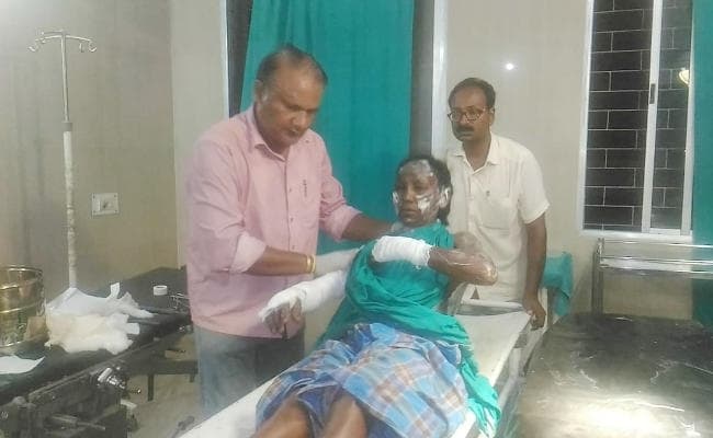 गोड्डा : सुंदर पहाड़ी में मुखिया के घर गैस सिलिंडर फटा, आठ गंभीर