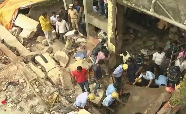 महाराष्ट्र के पुणे में दो मंजिला इमारत गिरने से 4 बच्चों समेत 8 घायल