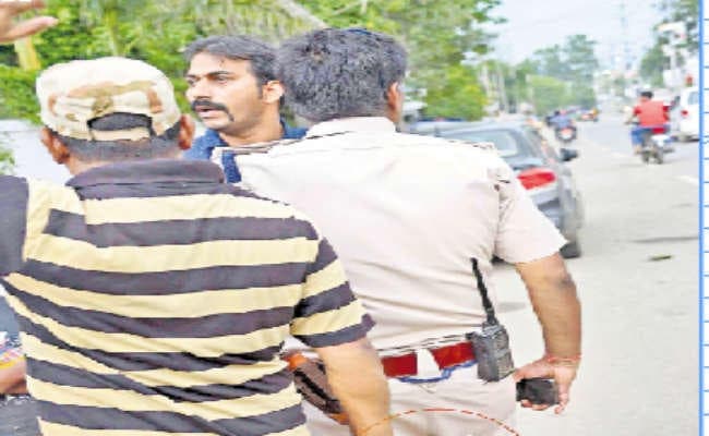 बरियातू में ज्वेलरी दुकान में लूटपाट का प्रयास, विरोध करने पर फायरिंग