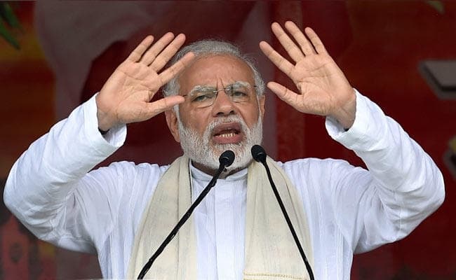 हम नरेंद्र मोदी के साथ खड़े हैं और रहेंगे