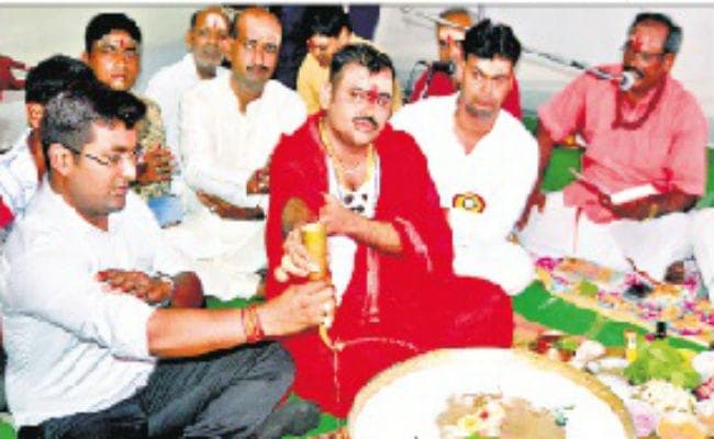 नगर निगम में हुआ भूत भगाने के लिए अनुष्ठान!