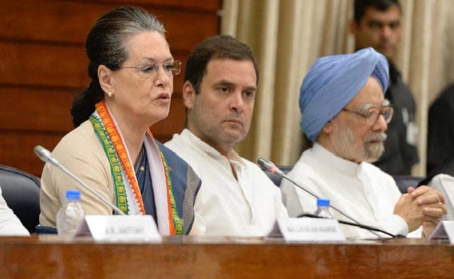 मोदी पर सोनिया का तीखा हमला, हमें ‘खतरनाक शासन'' से लोगों को बचाना होगा