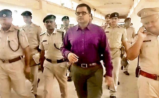 रांची : रिम्स के कैदी वार्ड से तीन फरार, एक हवलदार व चार सिपाही सस्पेंड एक दारोगा समेत 11 पुलिसकर्मी तैनात