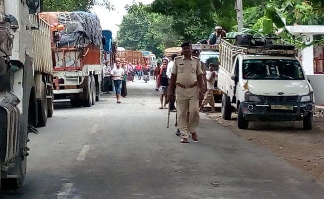 पूर्व मुखिया हत्याकांड : भूमिहार ब्राह्मण एकता मंच के बैनर तले बंद का आह्वान, रेल सेवा को किया बाधित, देखें वीडियो
