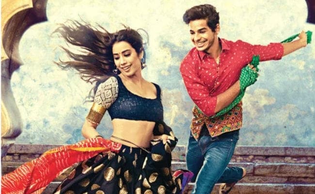 VIDEO: जाह्नवी-ईशान को पर्दे पर देख क्रेजी हुए फैंस, थियेटर में ही करने लगे डांस