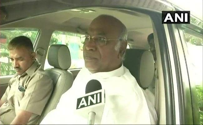 Monsoon session : सरकार ने राफेल सौदे पर देश को गुमराह किया: कांग्रेस