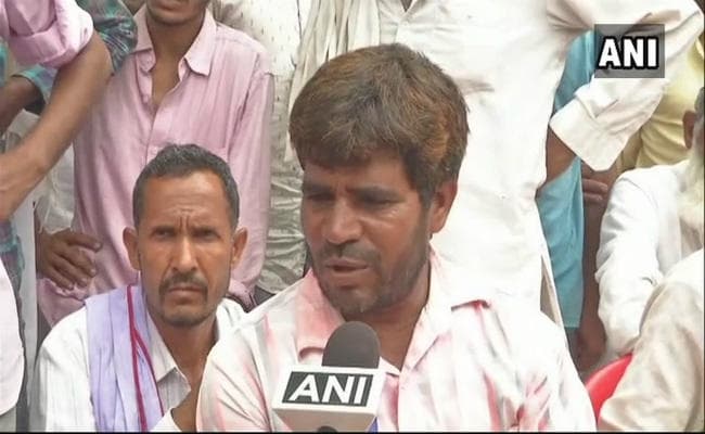 अलवर मॉब लिंचिंग  :  रकबर के भाई ने कहा, हमें पुलिस पर संदेह नहीं लेकिन हत्यारों को सजा मिले