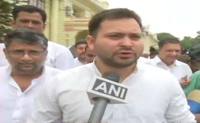 तेजस्वी ने सरकार को घेरा, मोदी ने कहा किसी को नहीं बख्शा जायेगा