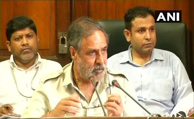 पीएम नरेंद्र मोदी और रक्षा मंत्री के खिलाफ विशेषाधिकार हनन प्रस्ताव लायेगी कांग्रेस