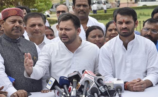 बिहार में नये शराबबंदी कानून को लेकर तेजस्वी ने नीतीश सरकार पर लगाया ये बड़ा आरोप