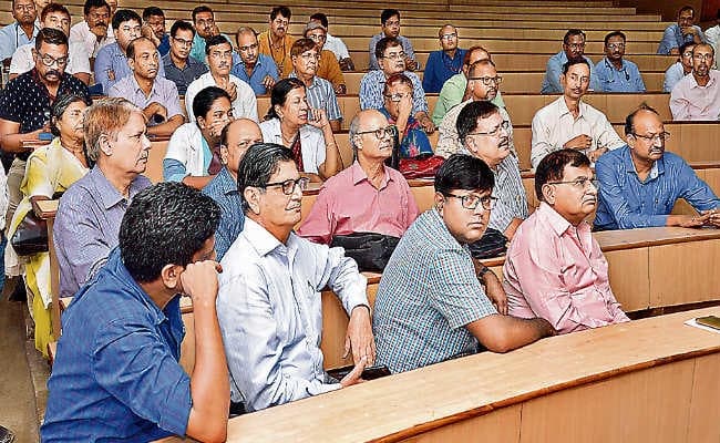 रिम्स : हम काम नहीं करते, तो रोजाना 1500 मरीज अस्पताल क्यों आते हैं