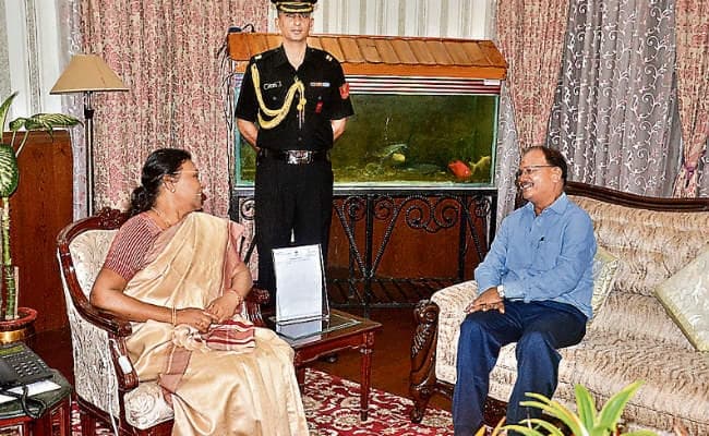 गवर्नर ने स्पीकर से आयोग की रिपोर्ट पर की चर्चा, पूछा, आयोग की अनुशंसा का अनुपालन कैसे करेंगे? अड़चन आये, तो बताएं