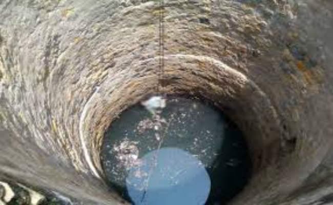 युवती की हत्या, शव कुएं से बरामद