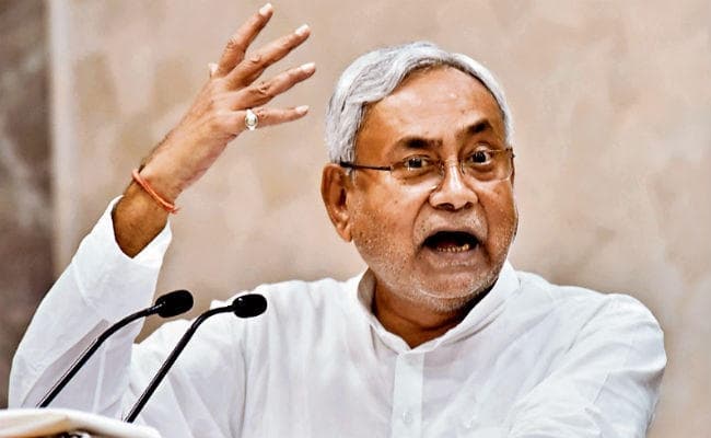 पटना : किसानों के घर जाकर कृषि अनुदानों की जानकारी दें अफसर: नीतीश कुमार