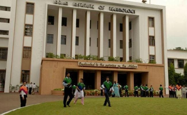 आईआईटी खड़गपुर ने नये पुरस्कारों, छात्रवृत्ति योजनाओं का ऐलान किया