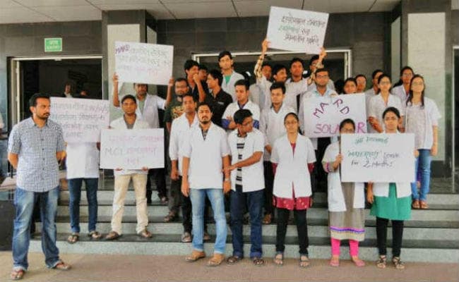 MP : पांच सरकारी मेडिकल कॉलेजों के 1200 जूनियर डॉक्टरों ने दिया इस्तीफा, जानिये क्यों...?